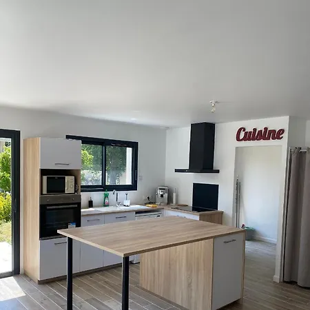 Maison Plain Pied 95m2 Jardin Privatif Avec Terrasses Et Parking * オードンジュ