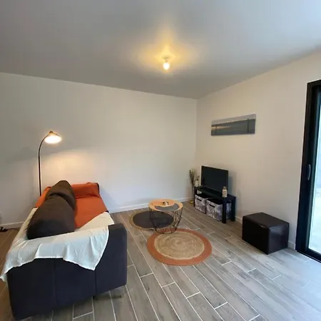 Maison Plain Pied 95m2 Jardin Privatif Avec Terrasses Et Parking 別荘 *
