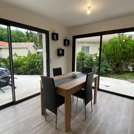 Maison Plain Pied 95m2 Jardin Privatif Avec Terrasses Et Parking